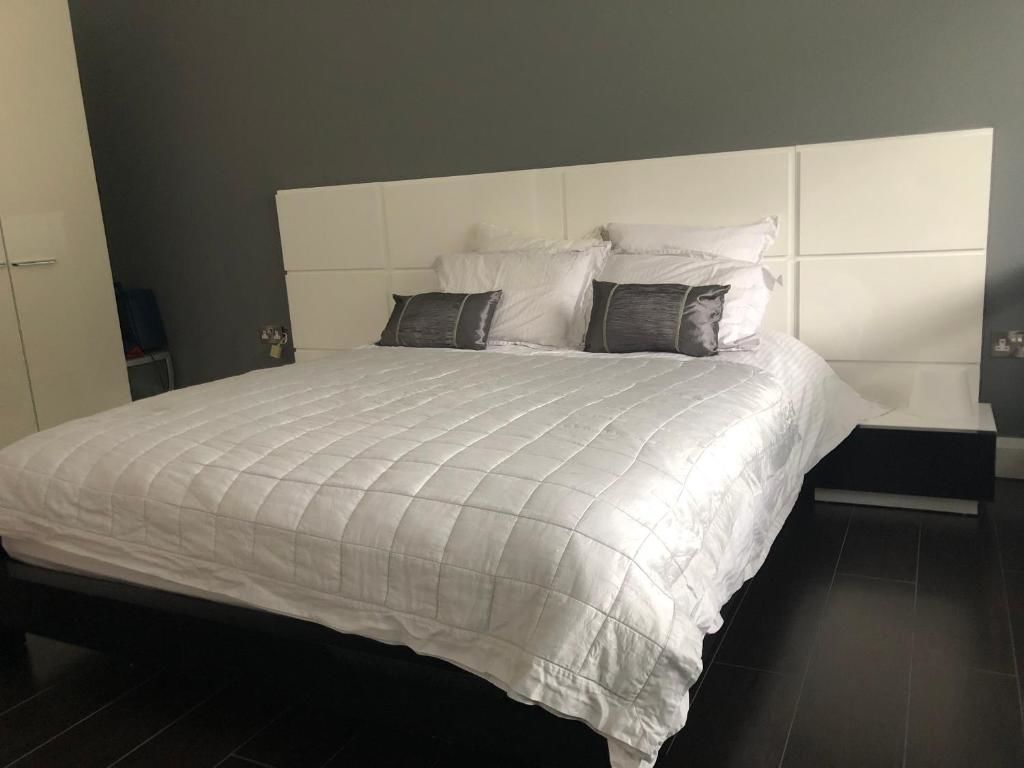 Дома для отпуска Modern open plan with private outdoor space Леттеркенни-15
