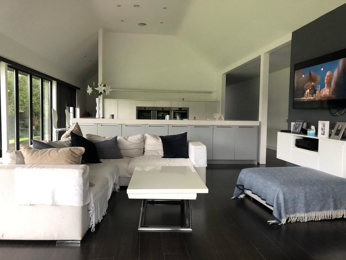 Дома для отпуска Modern open plan with private outdoor space Леттеркенни-11